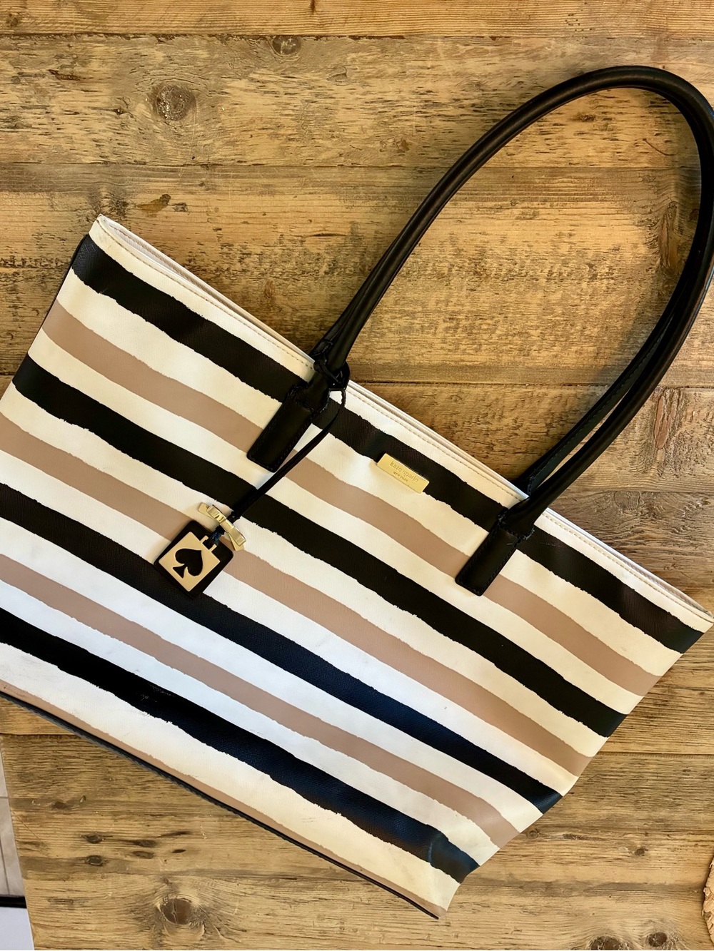 Kate Spade Grant Street Jules Grainy Vinyl Stripe Tote Beige White Black &Charm